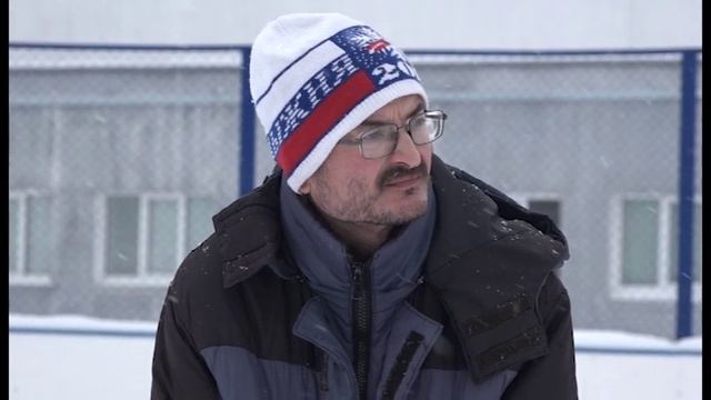 В Заречном заливают открытый каток