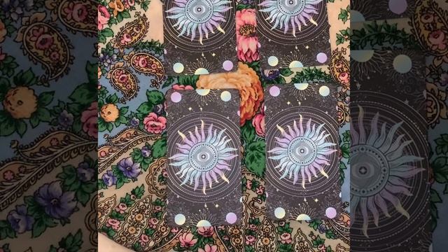 Расклад на Вопрос к картам ЧТО ОН /ОНА ОТ ВАС СКРЫВАЕТ? ☘️