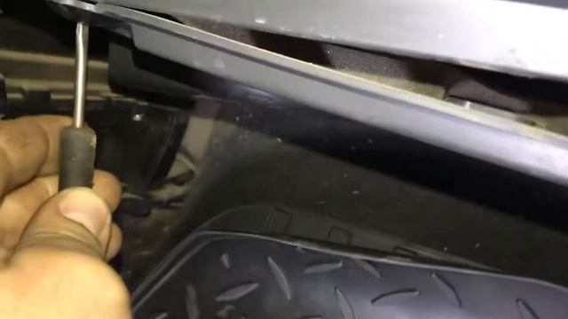 Как заменить салонный фильтр Опель Астра 🔥