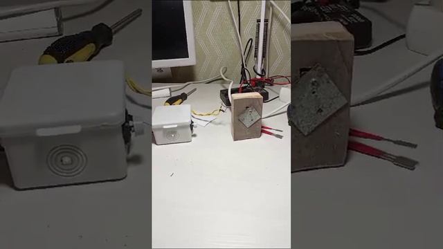 автоматика открытия летков в нуклеусах,для  пчелиных маток

.mp4