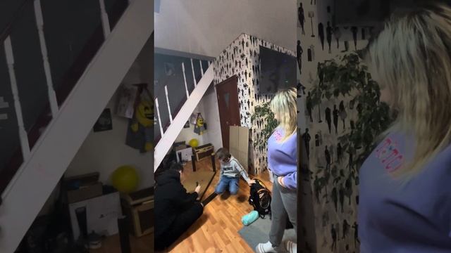 Распаковка картины обсуждаем мусор️ в нашем доме ругаемся