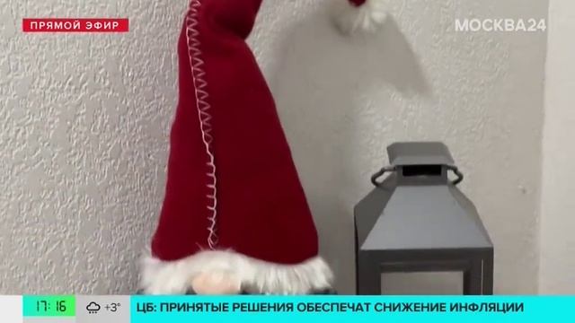 Москвич пожаловался в УК на празднично украшенный подъезд - Москва 24