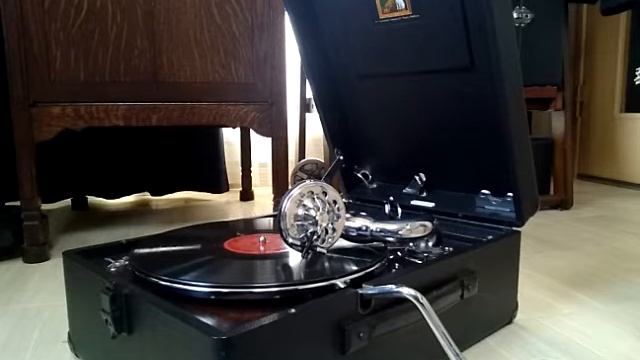 Jacqueline Francois  ♪Mademoiselle De Paris♪ 1948年 78rpm record . HMV 102 phonograph