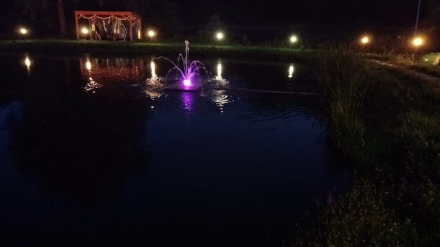 фонтан на воде..