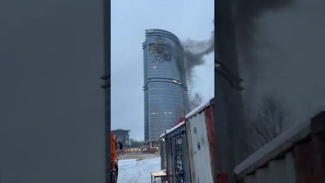 Ещё один дрон ударил по многоэтажке в Казани.