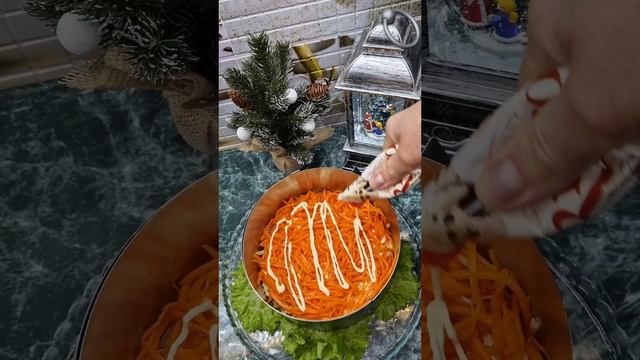 Когда захотелось чего-то новенького🤤#салатИзумруд#готовимдома#новыйгод