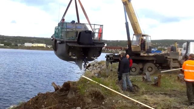 Катер Викинг, спуск на воду