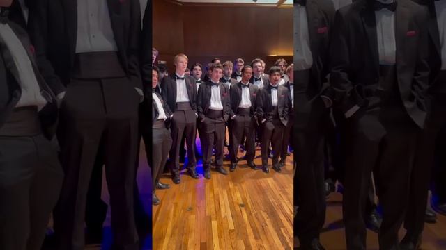 В Британии есть хор мужчин, которые поют только одно слово