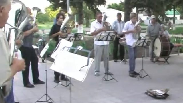 Играет Бриньковский духовой оркестр. 12 июля 2008 года | Фильм 2