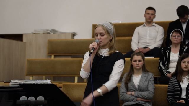 Стих.  Юля Турчанинова.  Нам кажется.