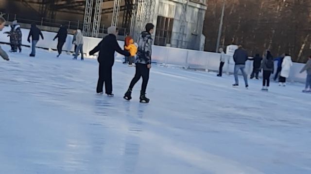 Каток в парке Сокольники. 2024г.