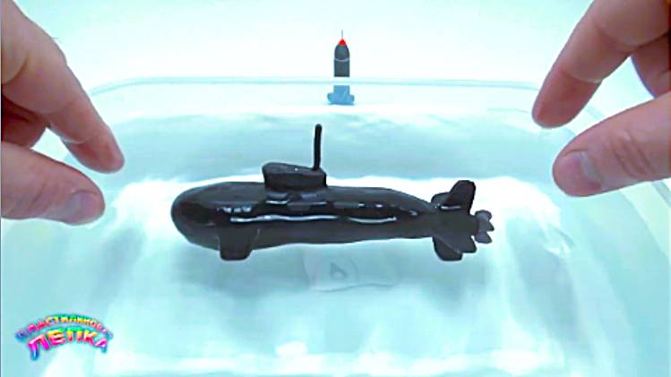 ПОДВОДНАЯ Лодка из Пластилина ПЛАВАЕТ !