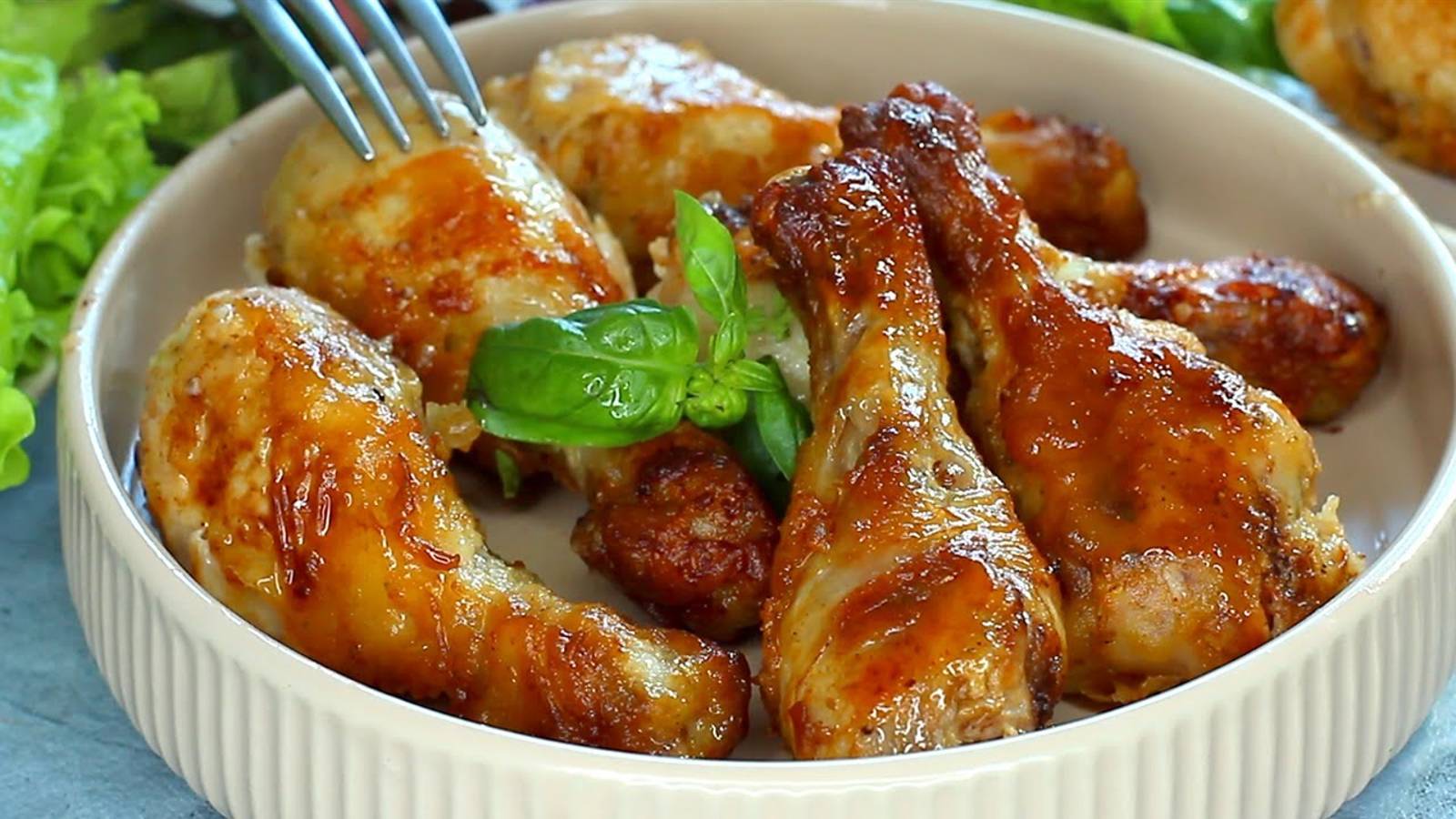 Куриные голени, жареные в кляре. Кто пробовал, будет в восторге! Вкусно и быстро.