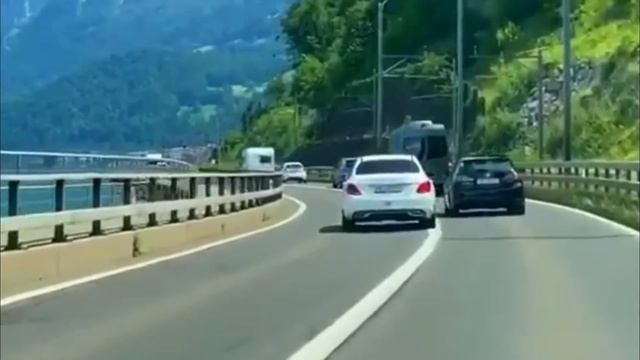 Dumb Drivers Fails Caught on Camera!