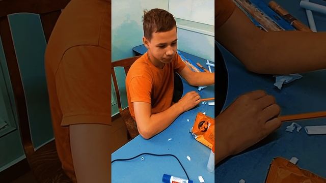у нас праздник мы с вами ровно. месяц . поздравляю всех вас за просмотры