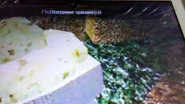 Покормили свиней и починили электросеть в симуляторе русской деревни. Едем на ВАЗ 2101 по дороге.