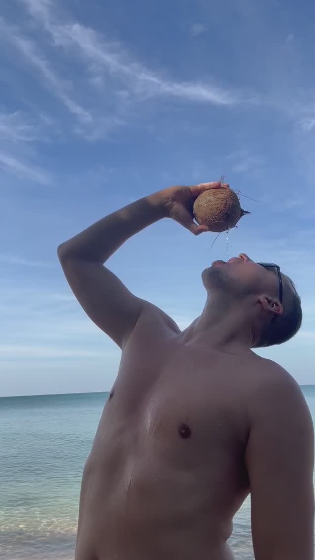 Пью кокос