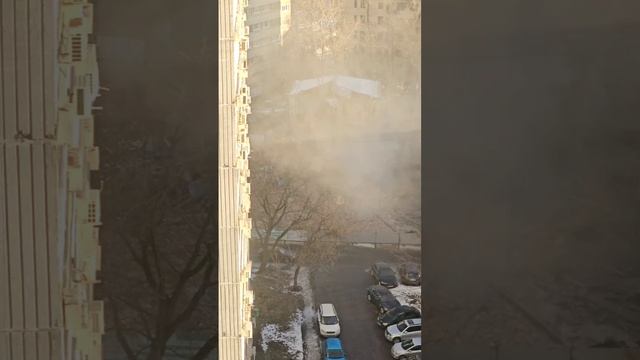 Кадры сноса дома на Золоторожском проезде