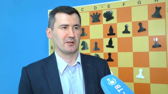 В ЧувГУ прошел сеанс одновременной игры с международным шахматным гроссмейстером.08.04.2021