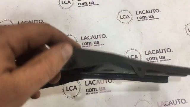 Кронштейн телевизора центр VW Passat b9 USA 561805569D