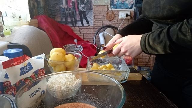 Запечённый с творогом картофель