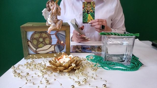Мысли о вас здесь и сейчас?Вы в его голове.Воск и карты таро.