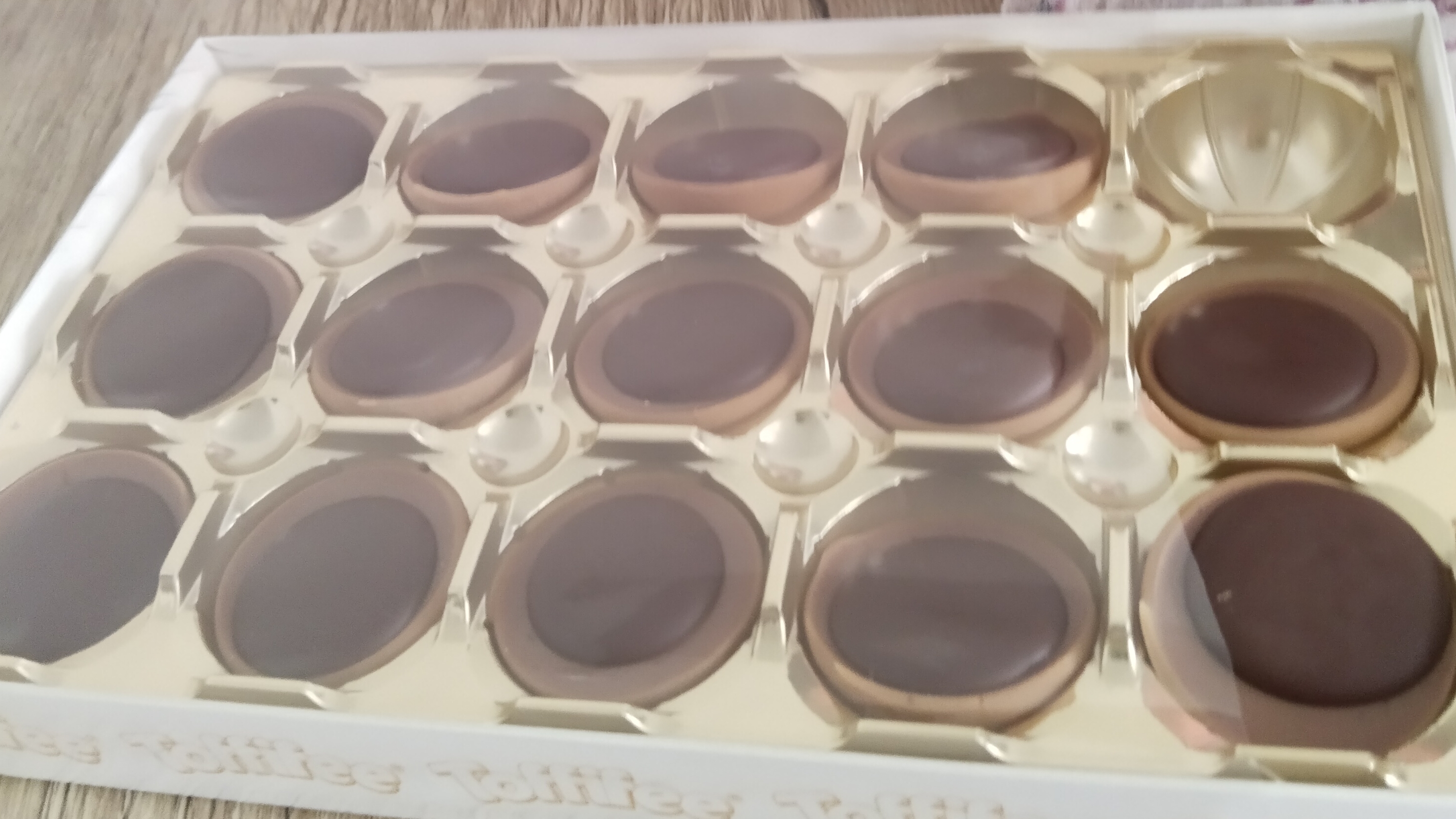 открываем Toffifee