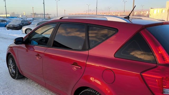 Kia Ceed 1,6 л. Бензин 5МКПП  (122 л.с.) 2010