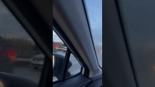 Массовое ДТП на Аминьевской эстакаде из-за гололедицы: на месте случилось несколько мелких ДТП