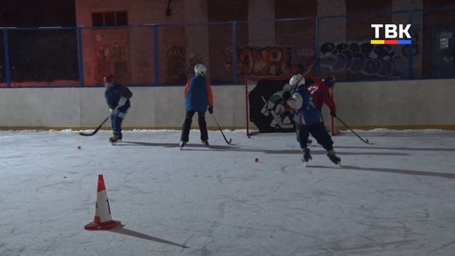 «Трус не играет в хоккей!»: в Бердске торжественного открыли хоккейную коробку на ул. Горького, 1