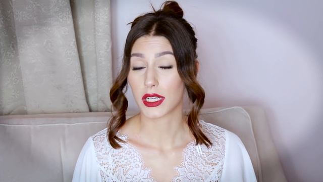 Zavodljiv look uz crveni karmin | JELENA
