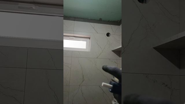 полочки в ванной комнате