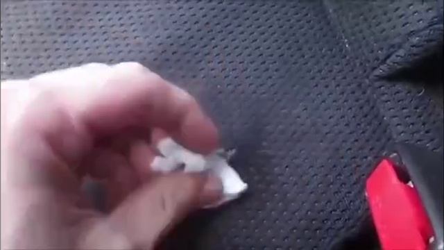 Как удалить прилипшую жвачку. Подпишись !