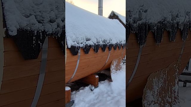 Косяки в бане-бочке через год использования.