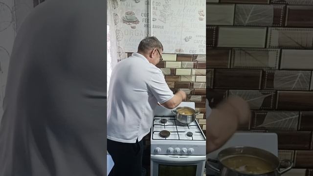 Суп Гороховый с копчеными Рёбрышками.