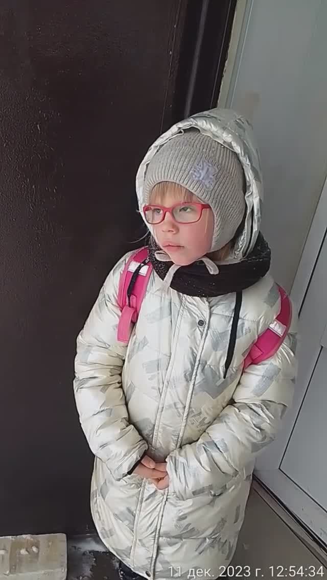 Из жизни особенного ребёнка... Задумалась... И вдруг... улыбнулась!🙂