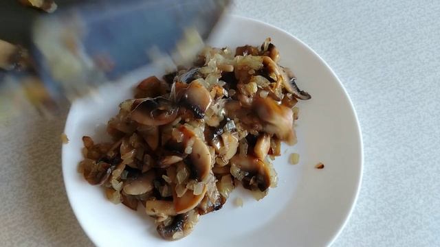 ОЧЕНЬ СЫТНЫЙ И ВКУСНЫЙ САЛАТ ДЕРЕВЕНСКИЙ С ГРИБАМИ И КУРИЦЕЙ