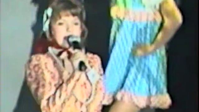 Оля Шадрина -девочки -девченки  .Телешоу "Пирамида". 1995г Владивосток.