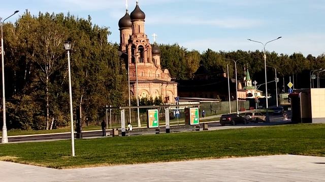 Окрестности возле новой станции метро Генерала Тюленева в Москве // 15 сентября 2024 года