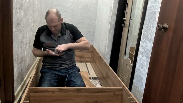 Привезли прихожую! Собираем!