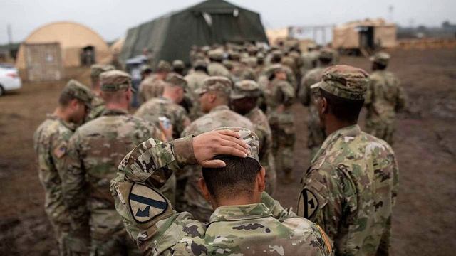 Британские военные начали массово увольняться из армии