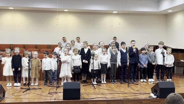 Дети - Овечки, коровки, склоня свои головки