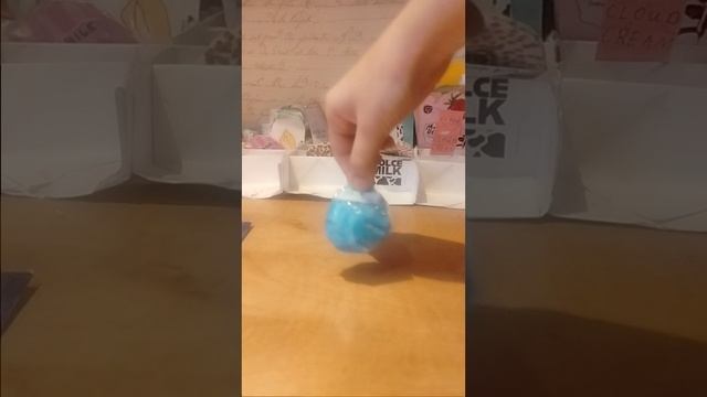 собираем бокс по вот этим смайлам🥳❤💜💙🍄🥒🍕🍭🍬🍫