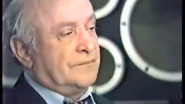 Ролан Быков и Иосиф Гольдин приветствуют американских детей в кафе "Валдай" (13.10.1986)