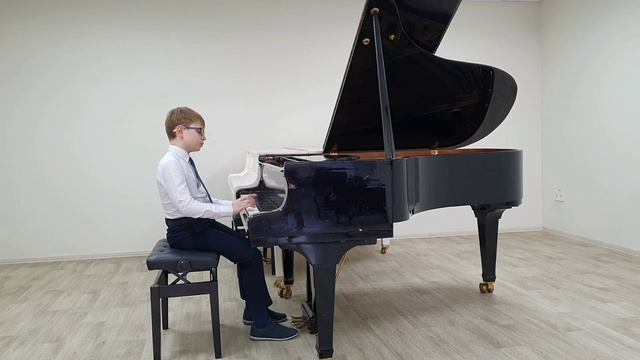 Новиков Глеб  9 лет  К.Черни Этюд до мажор