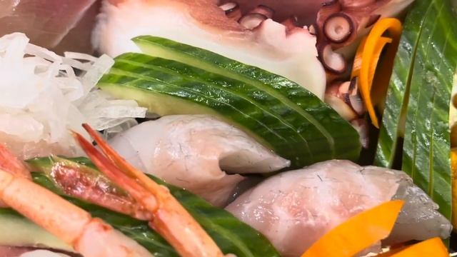 三文魚鰻魚丼 + 刺身&海膽+ 咖喱雞扒飯 ，Salmon & Unagi Don + Sashimi & Uni + Curry Chicken Chop Rice