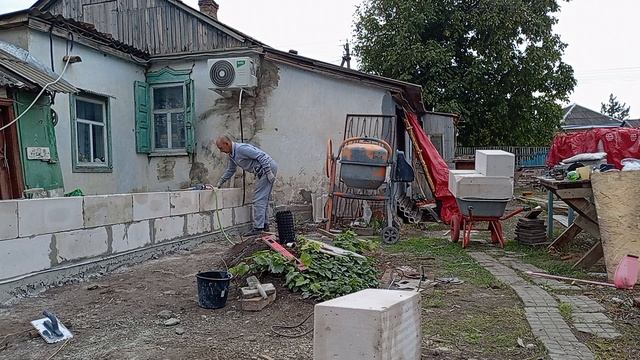 Ставлю стены. Строительство пристройки к дому 16 серия