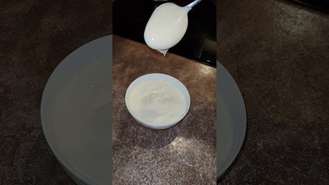 Домашний кефир, творог и сыр из молока.