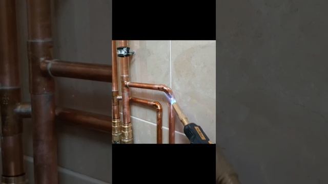 Правильная пайка медных труб мягким припоем