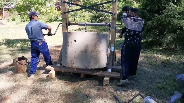 Как устанавливать кольца в шахту колодца вручную